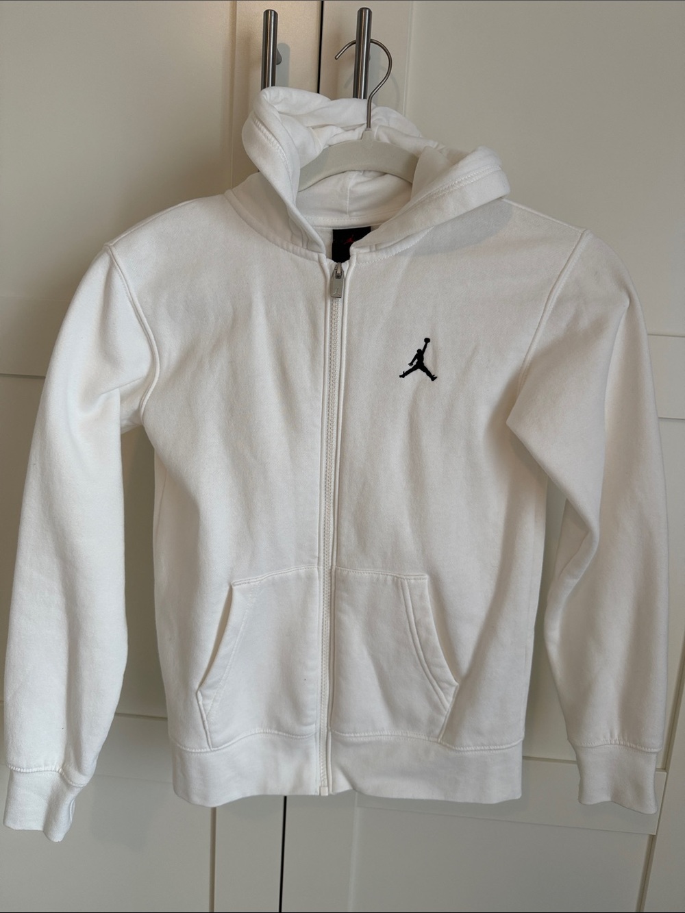 Jordan boys White Zip-Up Hoodie with Black Jumpman Logo Medium 10/12